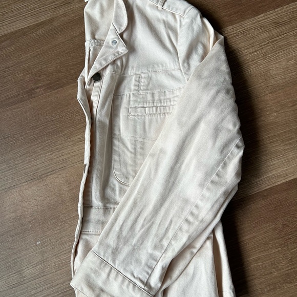 Vineyard Vines Women's Light Cream Utility Jacket - Picture 8 of 8